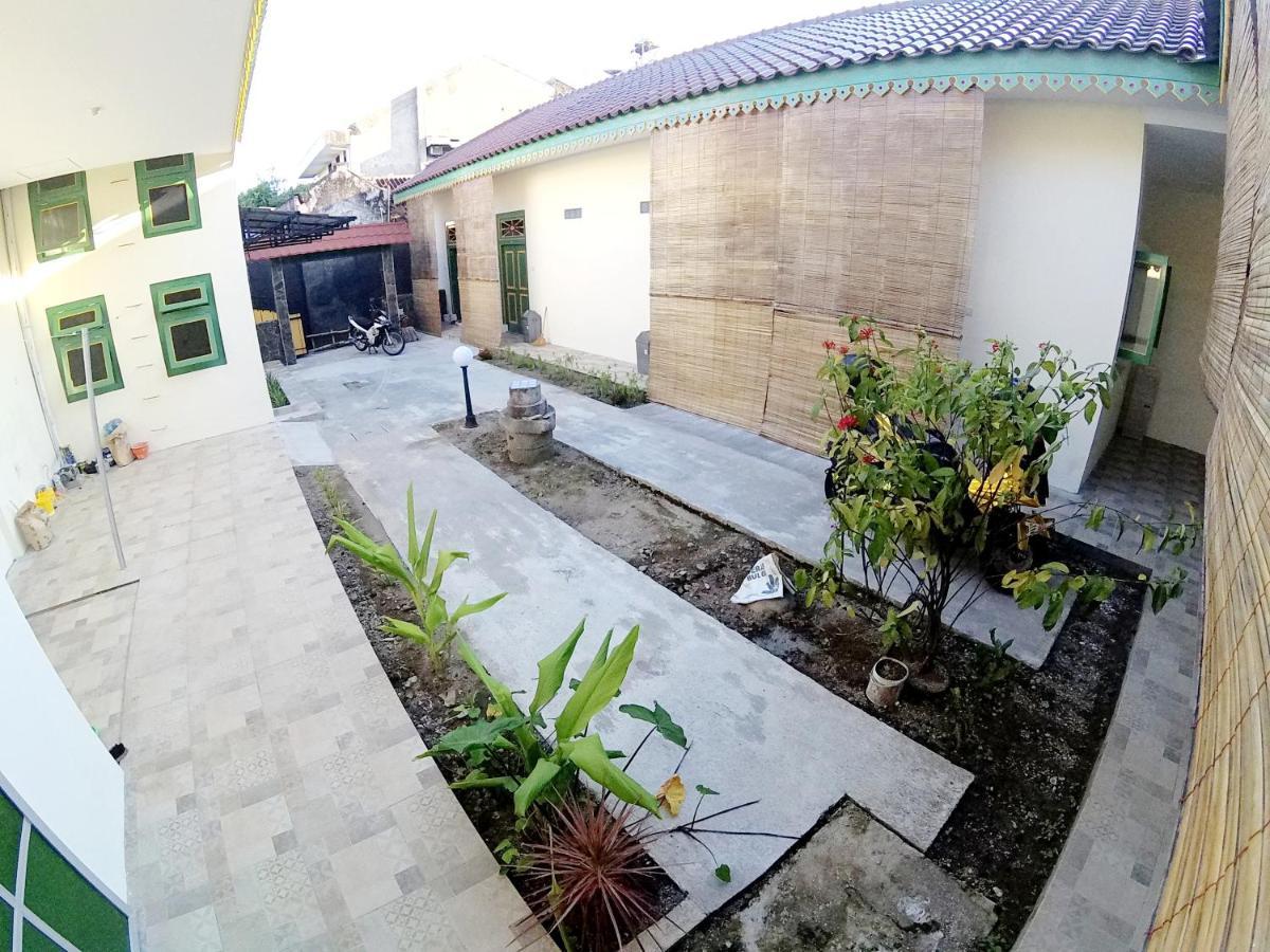 Ngadiwinatan Alleyway Guest House Jogja Jogjakarta Buitenkant foto